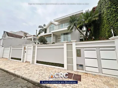 Casa com 3 Quartos para alugar, 380m² no Centro, Gaspar