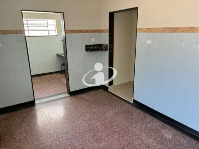 Casa com 3 Quartos para alugar, 160m² no Osvaldo Rezende, Uberlândia