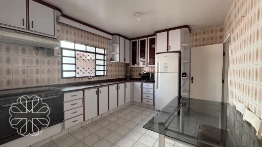 Casa com 4 Quartos à venda, 163m² no Jardim Laodiceia, Maringá