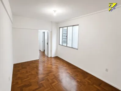 Apartamento com 2 Quartos para alugar, 56m² no Centro, Florianópolis
