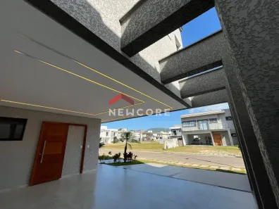 Casa de Condomínio com 4 Quartos à venda, 239m² no São João do Rio Vermelho, Florianópolis