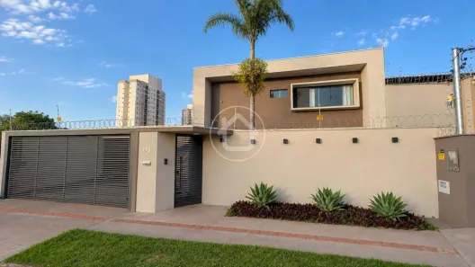 Sobrado com 3 Quartos à venda, 250m² no Parque Residencial Rita Vieira, Campo Grande