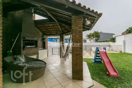 Casa com 5 Quartos à venda, 244m² no Espírito Santo, Porto Alegre