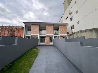 Sobrado com 2 Quartos à venda, 70m² no Areias, São José