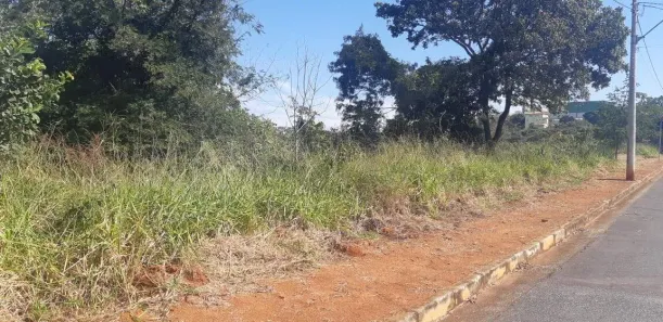 Lote/Terreno à venda, 710m² no Chácaras Cotia, Contagem