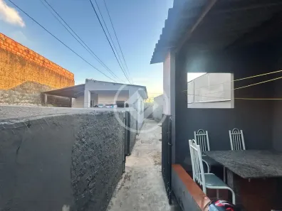Casa com 2 Quartos à venda, 162m² no Nossa Senhora Aparecida, Uberlândia