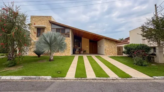 Sobrado com 6 Quartos à venda, 330m² no Jardim Itapema, Guararema