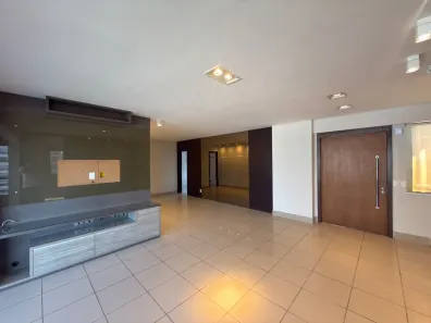 Apartamento com 3 Quartos para alugar, 196m² no Jóquei, Teresina