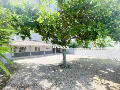 Casa com 3 Quartos para alugar, 142m² no Balneário Perequê, Porto Belo