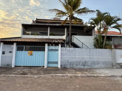 Casa com 3 Quartos à venda, 220m² no Região dos Lagos, Brasília