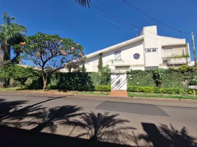 Casa com 3 Quartos à venda, 300m² no Centro, Sertãozinho