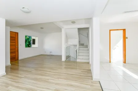 Casa de Condomínio com 3 Quartos à venda, 174m² no Xaxim, Curitiba