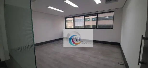 Sala Comercial para alugar, 110m² no Vila Olímpia, São Paulo