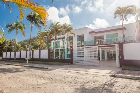 Casa com 6 Quartos à venda, 411m² no Caiobá, Matinhos