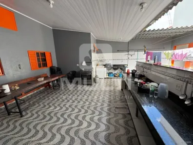 Casa com 1 Quarto à venda, 135m² no Jardim Europa, Uberlândia