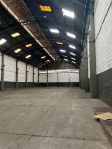 Galpão/Depósito/Armazém para alugar, 1000m² no Piratininga, Osasco