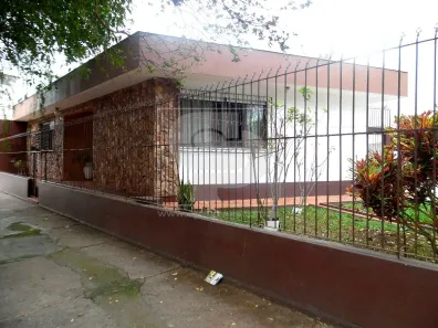 Casa com 4 Quartos à venda, 205m² no Passo da Areia, Porto Alegre