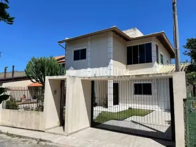 Casa com 4 Quartos para alugar, 180m² no Campeche, Florianópolis