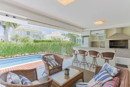 Casa de Condomínio com 3 Quartos à venda, 380m² no Cacupé, Florianópolis