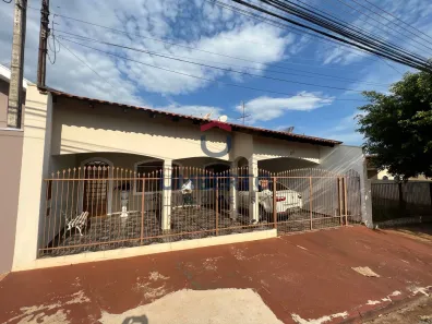 Casa com 3 Quartos à venda, 173m² no Jardim Santa Fé, Ourinhos