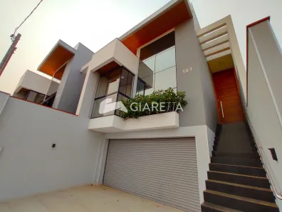 Sobrado com 2 Quartos à venda, 165m² no Centro, Toledo