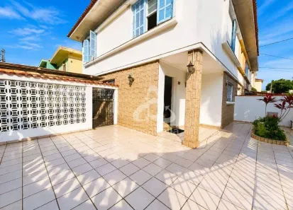 Casa com 3 Quartos à venda, 140m² no Marapé, Santos