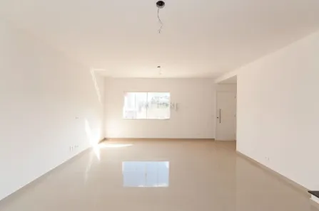 Sobrado com 3 Quartos à venda, 208m² no Campo Comprido, Curitiba