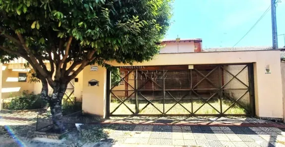 Casa com 4 Quartos à venda, 332m² no Califórnia, Londrina