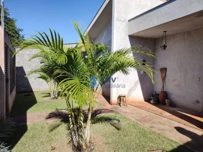 Casa com 3 Quartos à venda, 130m² no Messiânico, Londrina