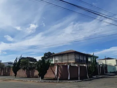 Casa com 4 Quartos à venda, 240m² no Oficinas, Ponta Grossa