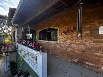 Sobrado com 3 Quartos à venda, 161m² no Ajuda, Guararema