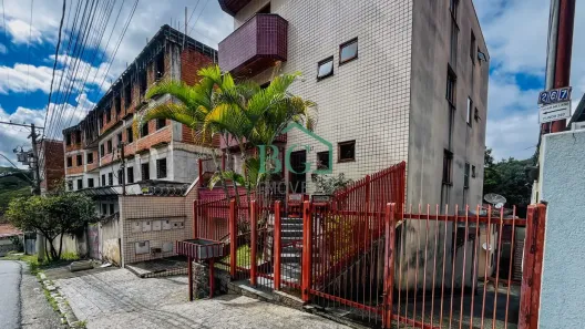 Apartamento com 2 Quartos para alugar, 65m² no Jardim Quisisana, Poços de Caldas