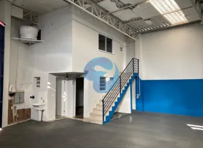 Galpão/Depósito/Armazém à venda, 200m² no Jardim Bertanha, Sorocaba