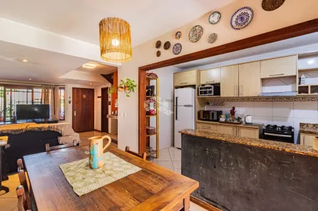 Casa com 3 Quartos à venda, 128m² no Espírito Santo, Porto Alegre