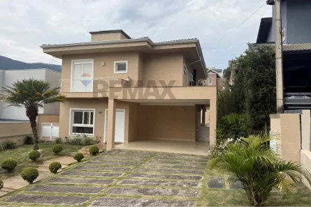 Casa de Condomínio com 3 Quartos para alugar, 250m² no Cidade Satélite, Atibaia