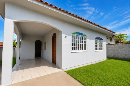 Casa com 3 Quartos à venda, 150m² no Carianos, Florianópolis