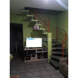Sobrado com 2 Quartos à venda, 122m² no Vila Quintino, Carapicuíba