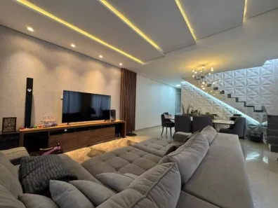 Sobrado com 3 Quartos à venda, 220m² no Jardim Quaresmeira III, Suzano