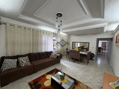 Sobrado com 3 Quartos à venda, 354m² no Cidade Edson, Suzano
