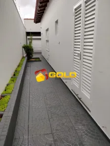 Casa com 3 Quartos para alugar, 190m² no Jardim Inconfidência, Uberlândia