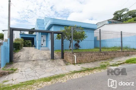 Casa com 5 Quartos à venda, 312m² no Vila Nova, Porto Alegre