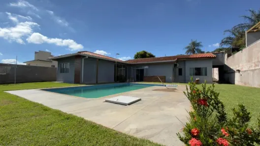 Fazenda/Sítio com 3 Quartos à venda, 267m² no Jardim São Domingos, Maringá