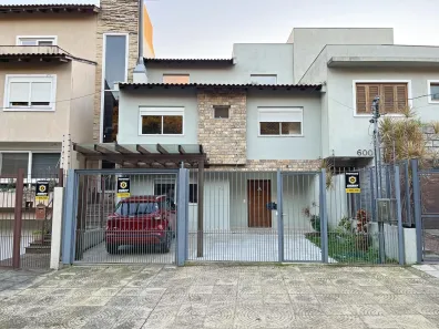 Casa com 3 Quartos à venda, 270m² no Guarujá, Porto Alegre