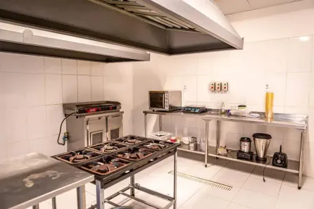 Galpão/Depósito/Armazém com 14 Quartos para alugar, 200m² no Itinga, Lauro de Freitas