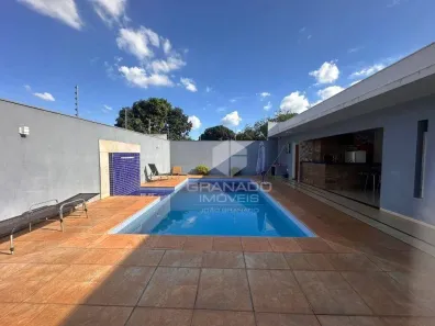 Fazenda/Sítio com 2 Quartos para alugar, 550m² no Condomínio Solo Rico (Iguatemi), Maringá