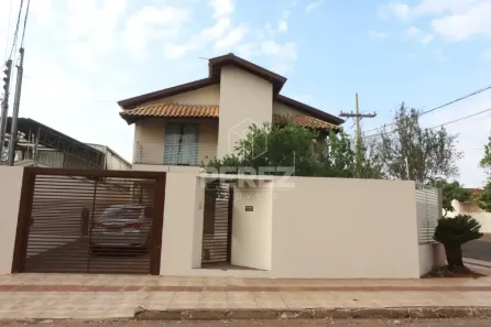 Sobrado com 3 Quartos à venda, 172m² no Vila Carvalho, Campo Grande