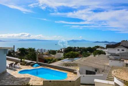 Casa com 4 Quartos à venda, 203m² no Centro, Florianópolis