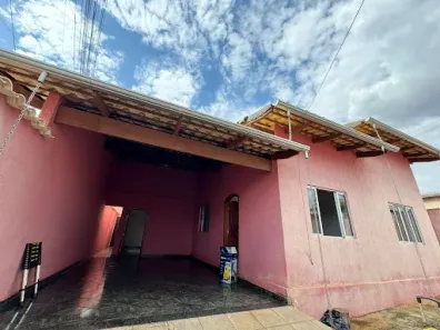 Casa com 3 Quartos à venda, 287m² no São Carlos, Anápolis
