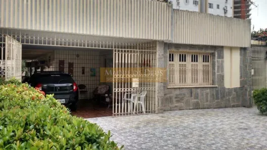 Casa com 3 Quartos à venda, 300m² no Papicu, Fortaleza