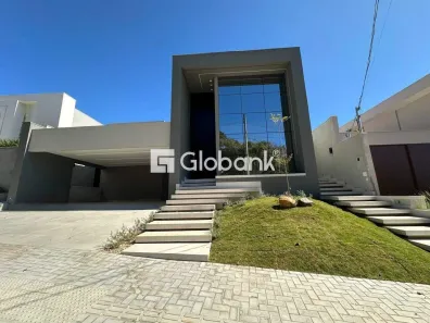 Casa de Condomínio com 3 Quartos à venda, 250m² no Ibituruna, Montes Claros